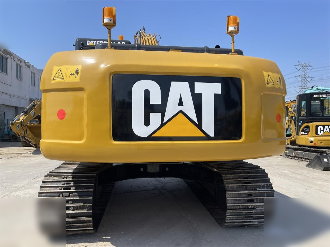 CATERPILLAR 320D2 - 크롤러 굴삭기 : 사진 3 CATERPILLAR 320D2 - 크롤러 굴삭기 : 사진 3