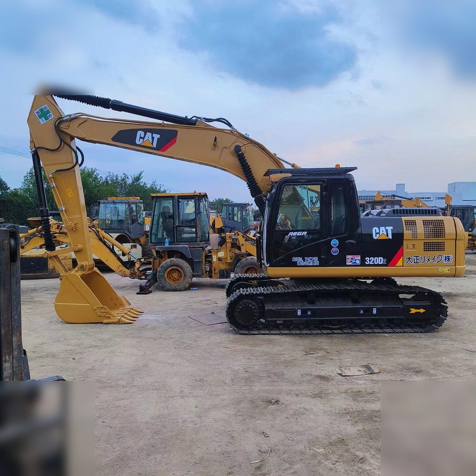 CATERPILLAR 320D2 - 크롤러 굴삭기 : 사진 1 CATERPILLAR 320D2 - 크롤러 굴삭기 : 사진 1