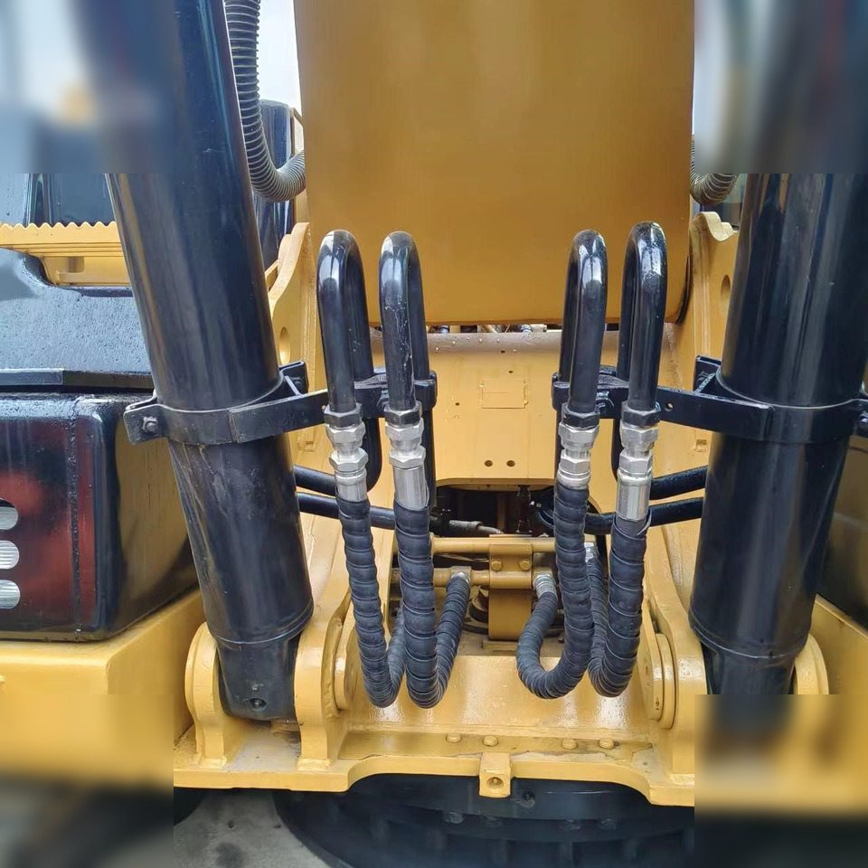 CATERPILLAR 320D2 - 크롤러 굴삭기 : 사진 5 CATERPILLAR 320D2 - 크롤러 굴삭기 : 사진 5