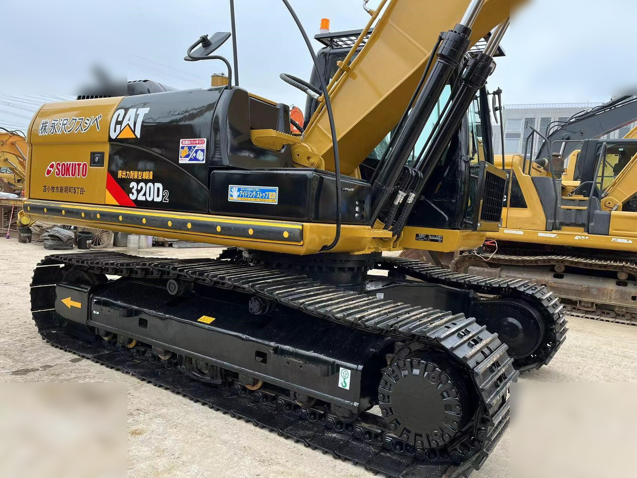 CATERPILLAR 320D2 - 크롤러 굴삭기 : 사진 5 CATERPILLAR 320D2 - 크롤러 굴삭기 : 사진 5