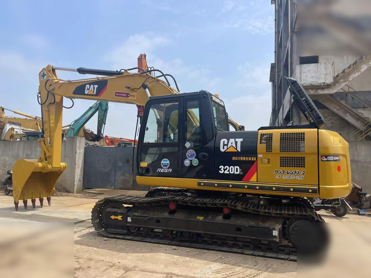 CATERPILLAR 320DL - 크롤러 굴삭기 : 사진 1 CATERPILLAR 320DL - 크롤러 굴삭기 : 사진 1
