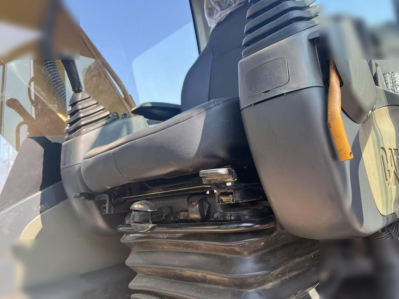 CATERPILLAR 320D - 크롤러 굴삭기 : 사진 4 CATERPILLAR 320D - 크롤러 굴삭기 : 사진 4