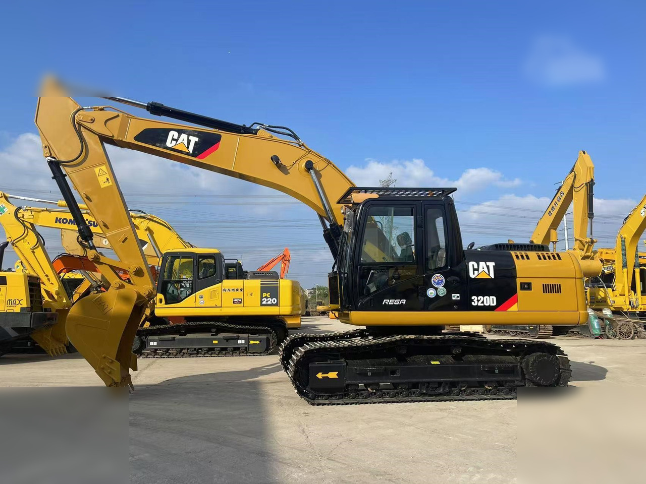 CATERPILLAR 320D - 크롤러 굴삭기 : 사진 1 CATERPILLAR 320D - 크롤러 굴삭기 : 사진 1