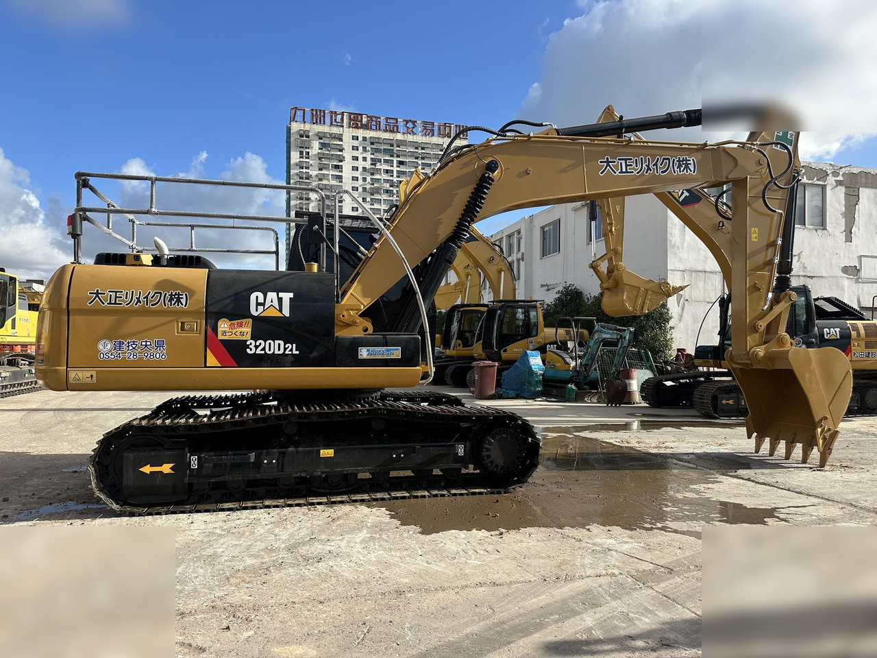 CATERPILLAR 320D - 크롤러 굴삭기 : 사진 1 CATERPILLAR 320D - 크롤러 굴삭기 : 사진 1