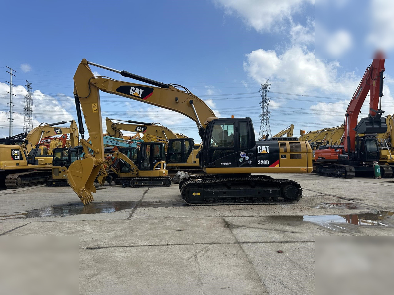CATERPILLAR 320D - 크롤러 굴삭기 : 사진 1 CATERPILLAR 320D - 크롤러 굴삭기 : 사진 1