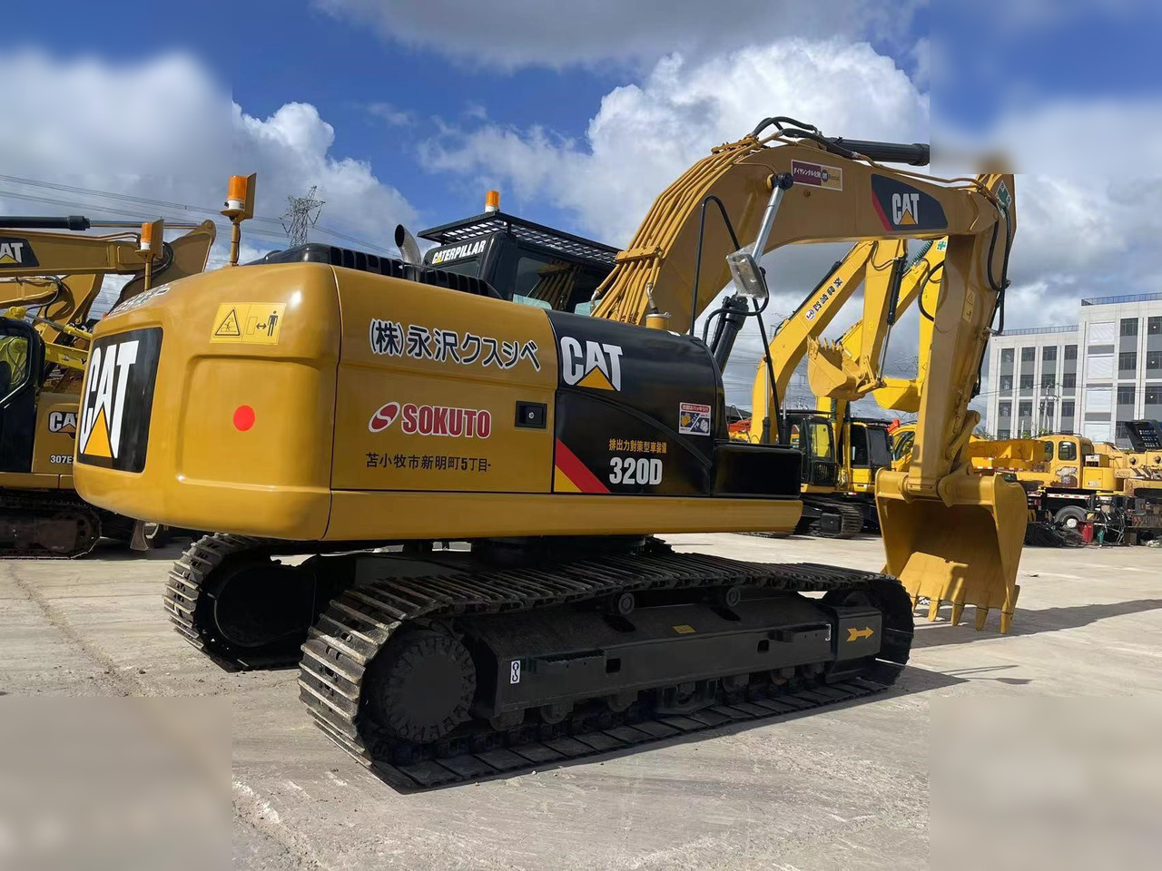 CATERPILLAR 320D - 크롤러 굴삭기 : 사진 2 CATERPILLAR 320D - 크롤러 굴삭기 : 사진 2