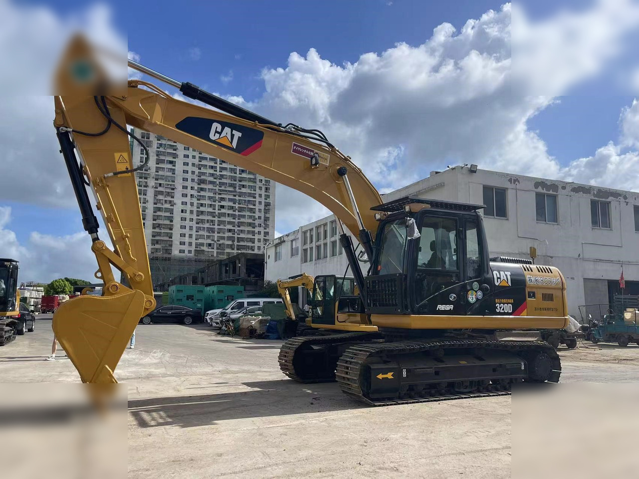 CATERPILLAR 320D - 크롤러 굴삭기 : 사진 1 CATERPILLAR 320D - 크롤러 굴삭기 : 사진 1