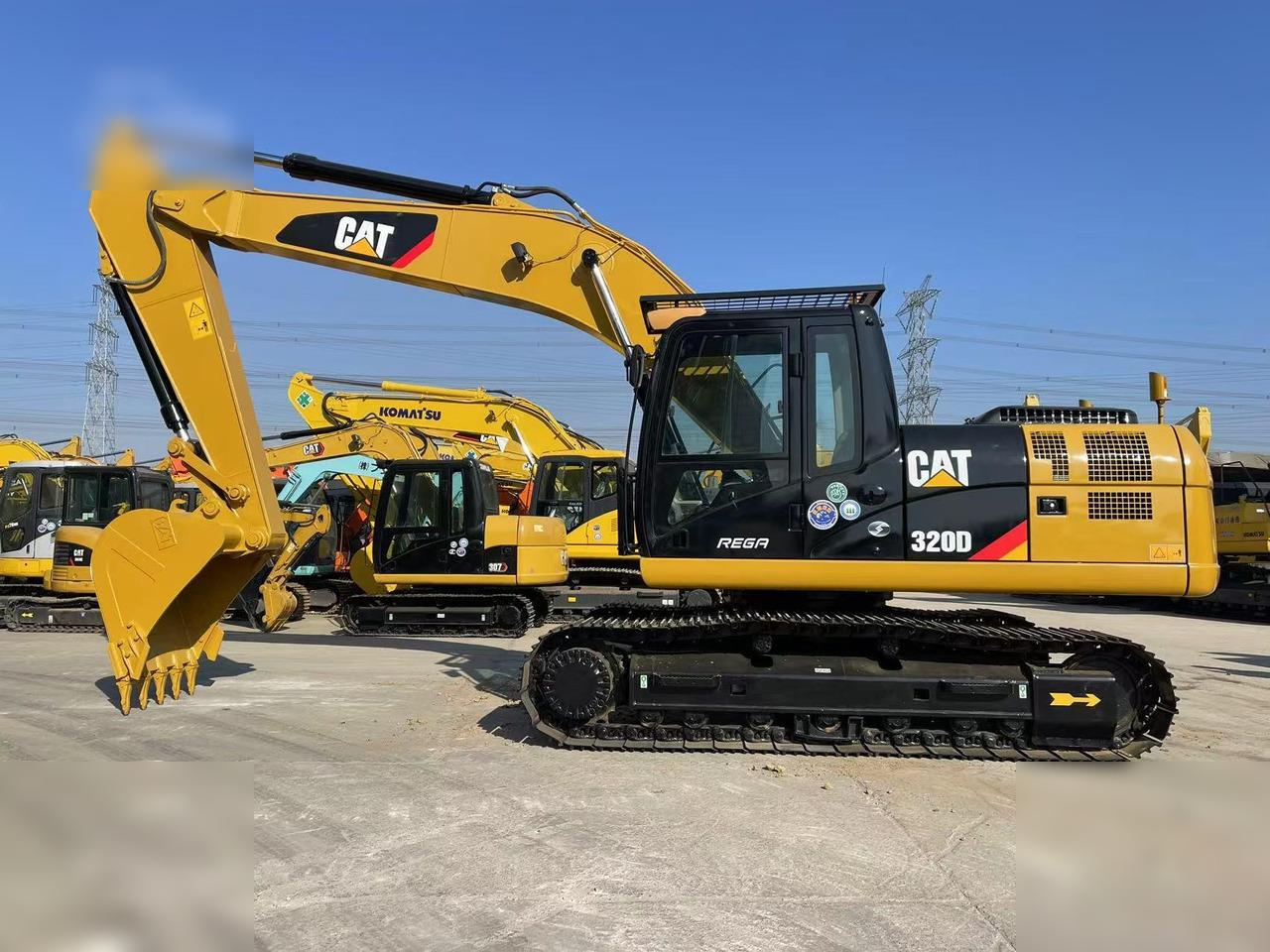 CATERPILLAR 320D - 크롤러 굴삭기 : 사진 1 CATERPILLAR 320D - 크롤러 굴삭기 : 사진 1