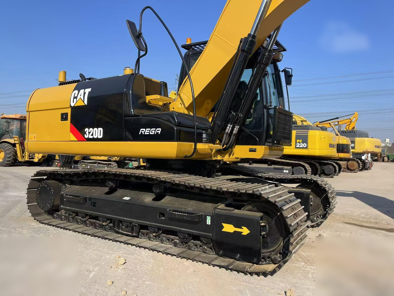 CATERPILLAR 320D - 크롤러 굴삭기 : 사진 4 CATERPILLAR 320D - 크롤러 굴삭기 : 사진 4
