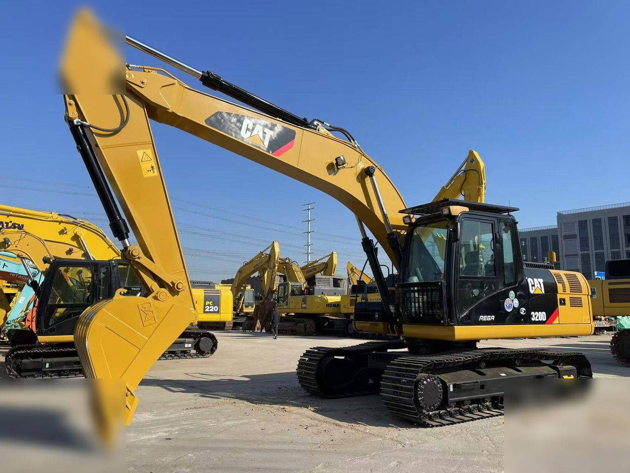 CATERPILLAR 320D - 크롤러 굴삭기 : 사진 2 CATERPILLAR 320D - 크롤러 굴삭기 : 사진 2