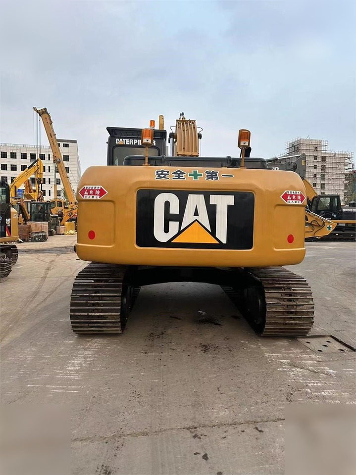 CATERPILLAR 323DL - 크롤러 굴삭기 : 사진 4 CATERPILLAR 323DL - 크롤러 굴삭기 : 사진 4
