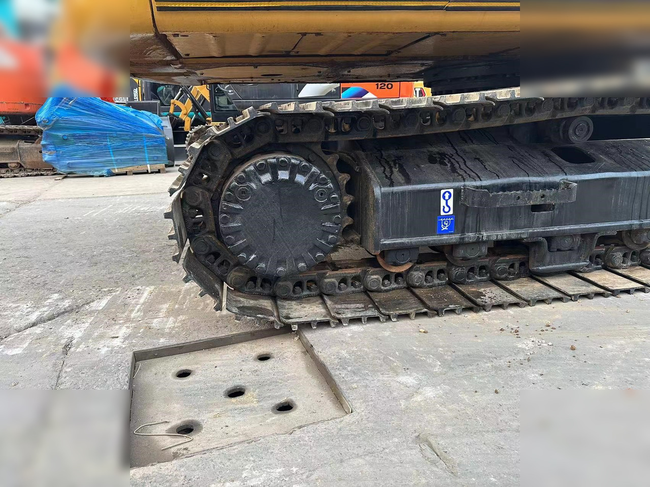 CATERPILLAR 323DL - 크롤러 굴삭기 : 사진 3 CATERPILLAR 323DL - 크롤러 굴삭기 : 사진 3