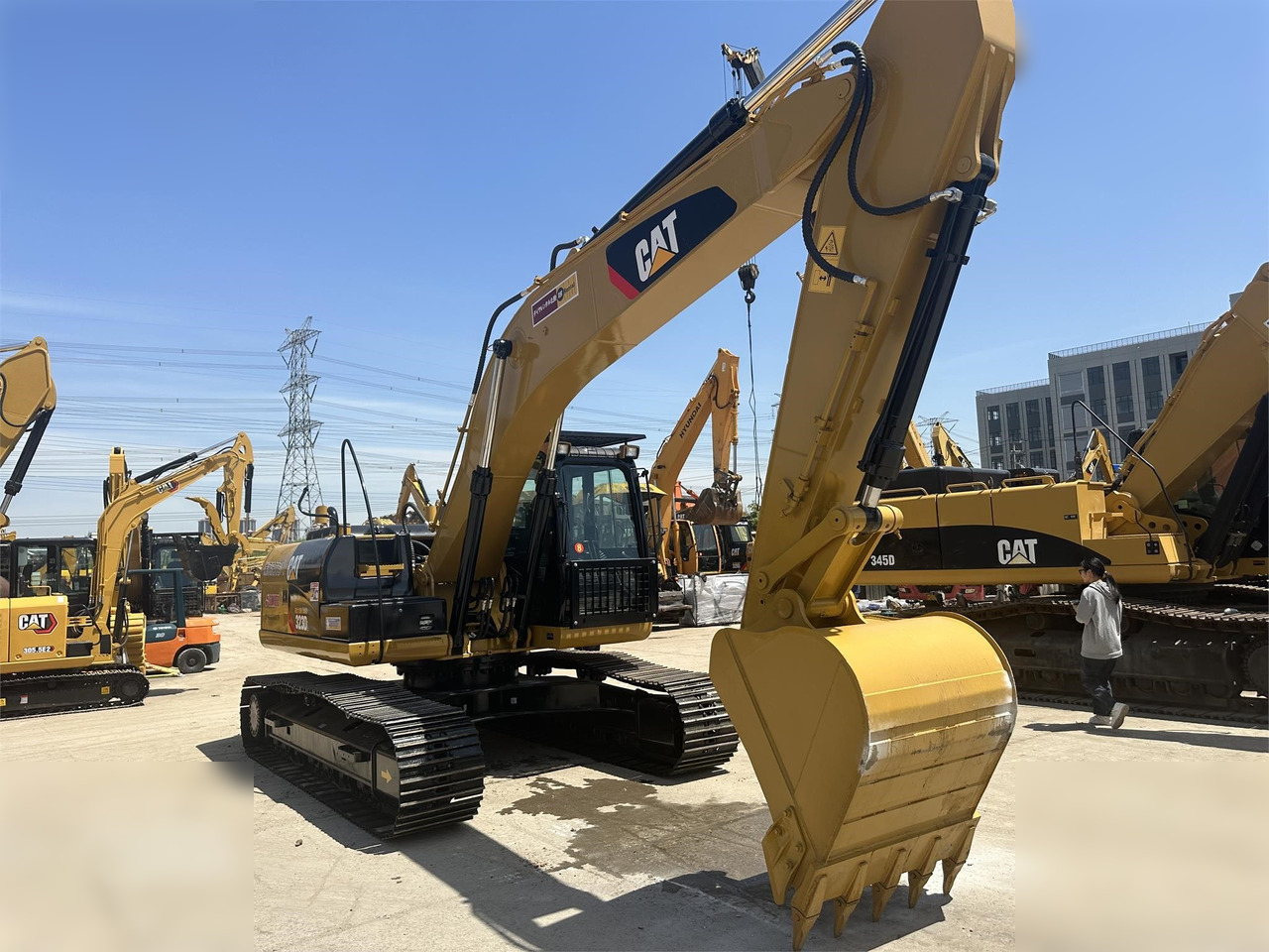 CATERPILLAR 323DL - 크롤러 굴삭기 : 사진 2 CATERPILLAR 323DL - 크롤러 굴삭기 : 사진 2