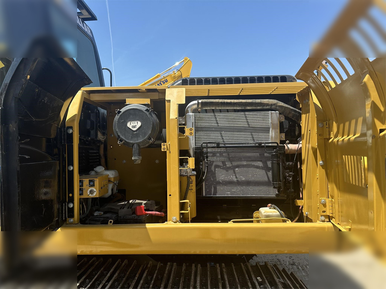 CATERPILLAR 323DL - 크롤러 굴삭기 : 사진 4 CATERPILLAR 323DL - 크롤러 굴삭기 : 사진 4