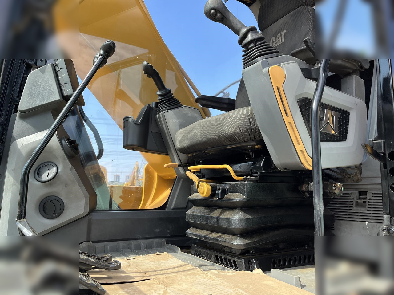 CATERPILLAR 323 - 크롤러 굴삭기 : 사진 5 CATERPILLAR 323 - 크롤러 굴삭기 : 사진 5