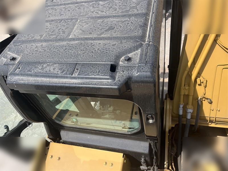 CATERPILLAR 323 - 크롤러 굴삭기 : 사진 5 CATERPILLAR 323 - 크롤러 굴삭기 : 사진 5