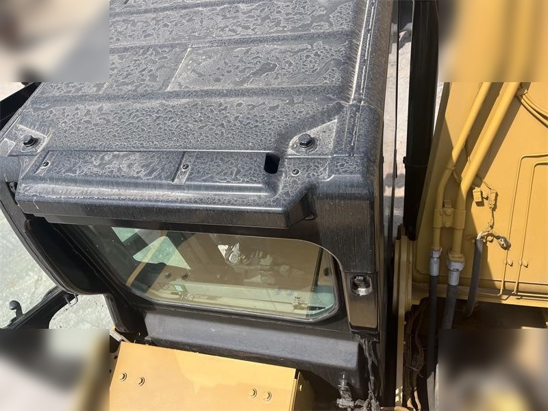 CATERPILLAR 323 - 크롤러 굴삭기 : 사진 5 CATERPILLAR 323 - 크롤러 굴삭기 : 사진 5