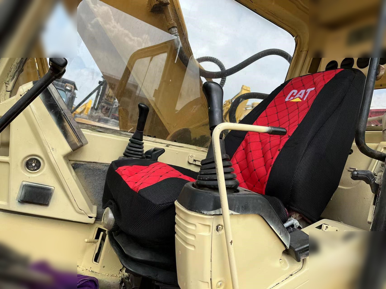 CATERPILLAR 325BL - 크롤러 굴삭기 : 사진 4 CATERPILLAR 325BL - 크롤러 굴삭기 : 사진 4
