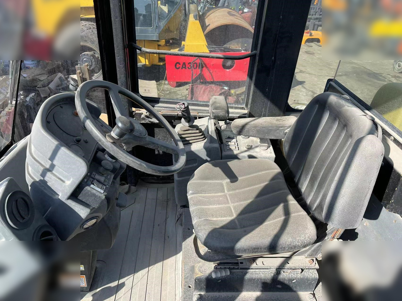 CATERPILLAR CS-583D - 롤러 : 사진 4 CATERPILLAR CS-583D - 롤러 : 사진 4