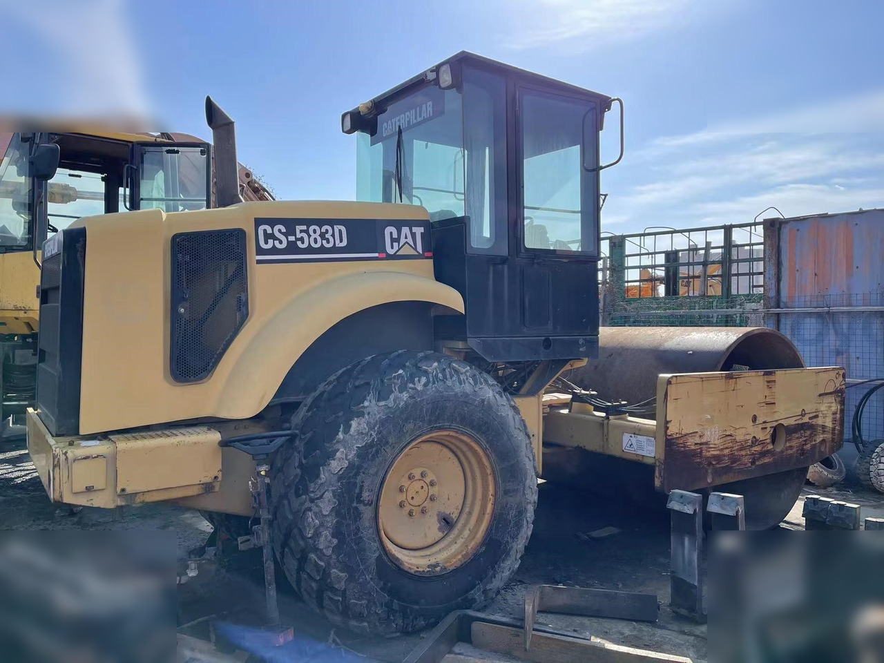 CATERPILLAR CS-583D - 롤러 : 사진 1 CATERPILLAR CS-583D - 롤러 : 사진 1