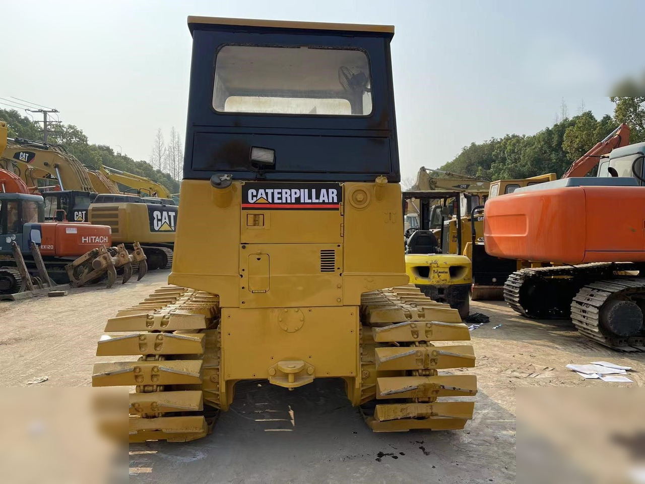 CATERPILLAR D4C - 불도저 : 사진 4 CATERPILLAR D4C - 불도저 : 사진 4