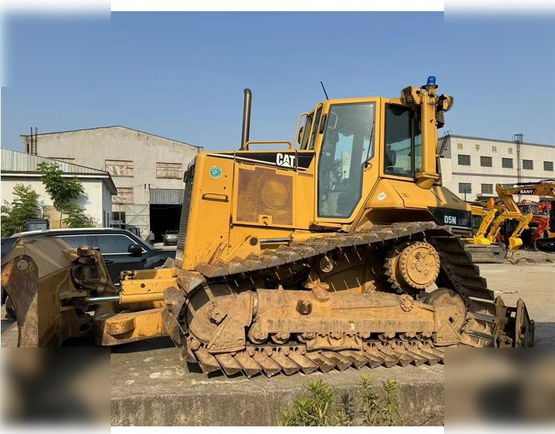 CATERPILLAR D5N - 불도저 : 사진 1 CATERPILLAR D5N - 불도저 : 사진 1