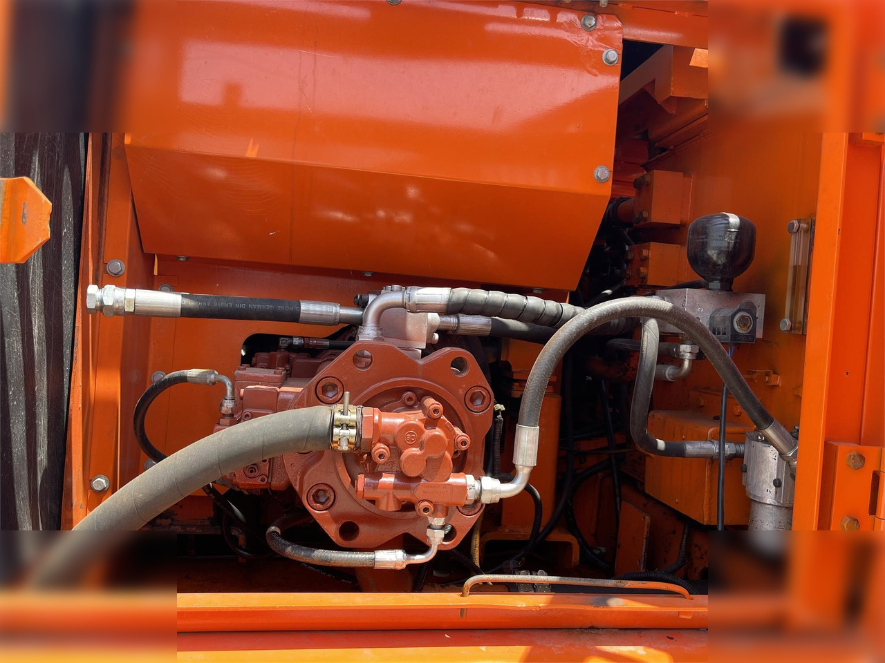 DOOSAN DH220 LC-7 - 크롤러 굴삭기 : 사진 3 DOOSAN DH220 LC-7 - 크롤러 굴삭기 : 사진 3