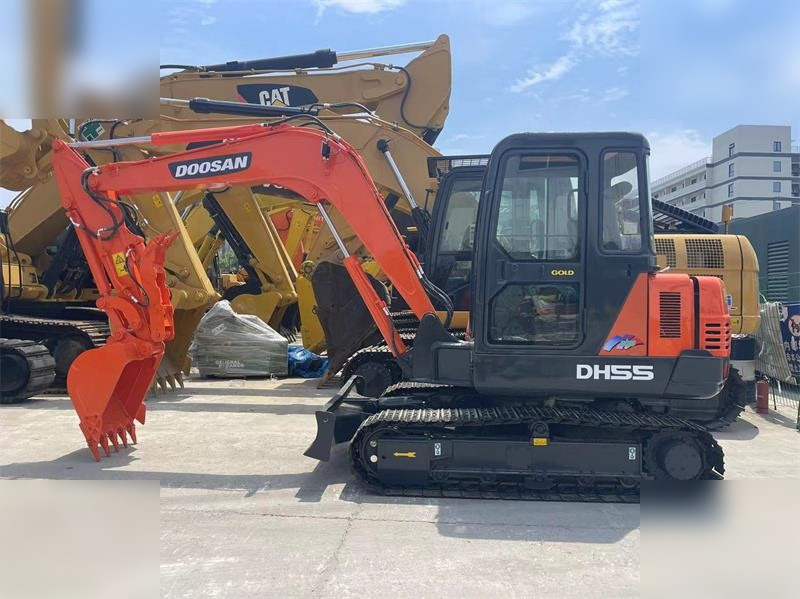 DOOSAN DH55-V - 미니 굴삭기 : 사진 1 DOOSAN DH55-V - 미니 굴삭기 : 사진 1