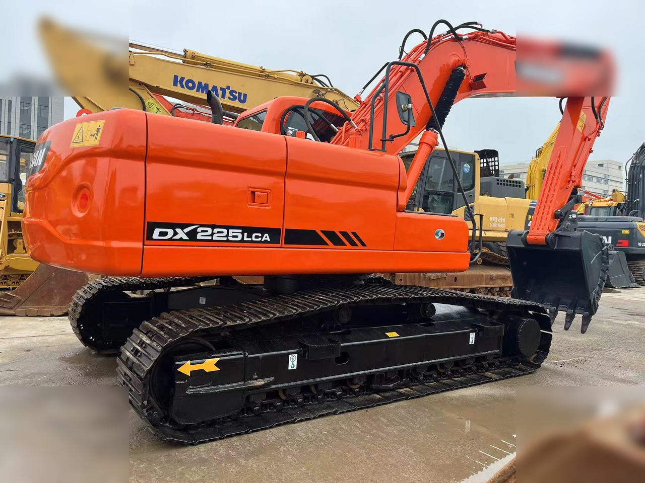 DOOSAN DX225 LCA - 크롤러 굴삭기 : 사진 3 DOOSAN DX225 LCA - 크롤러 굴삭기 : 사진 3