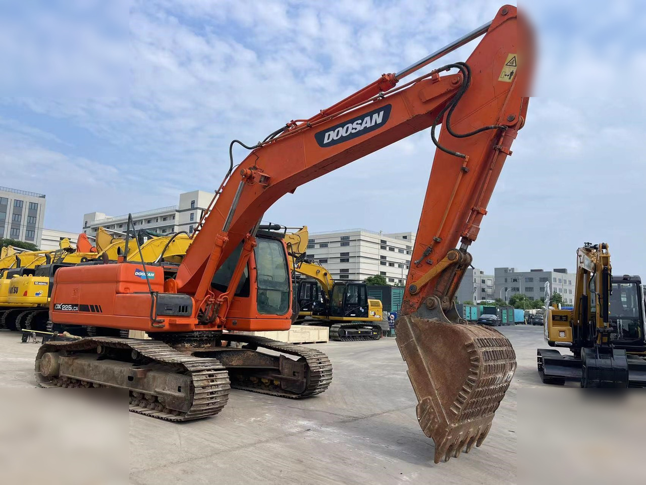 DOOSAN DX225 LCA - 크롤러 굴삭기 : 사진 5 DOOSAN DX225 LCA - 크롤러 굴삭기 : 사진 5