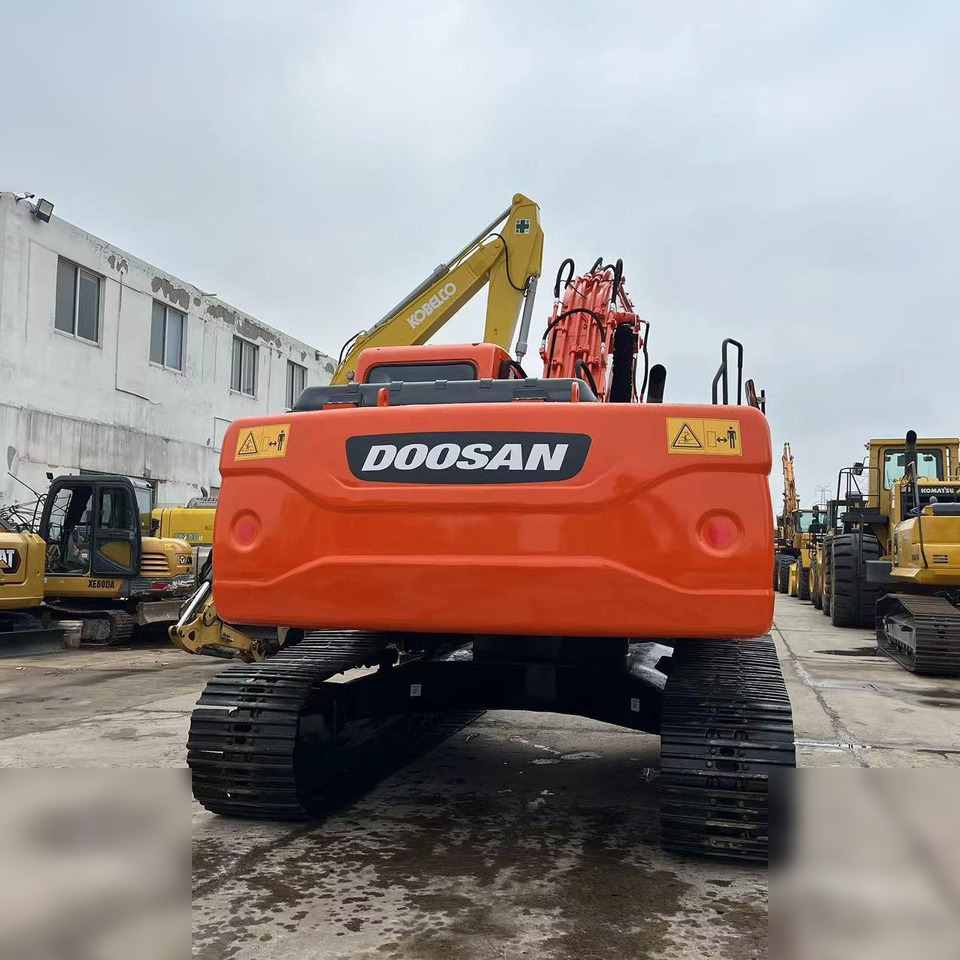 DOOSAN DX225 LCA - 크롤러 굴삭기 : 사진 5 DOOSAN DX225 LCA - 크롤러 굴삭기 : 사진 5