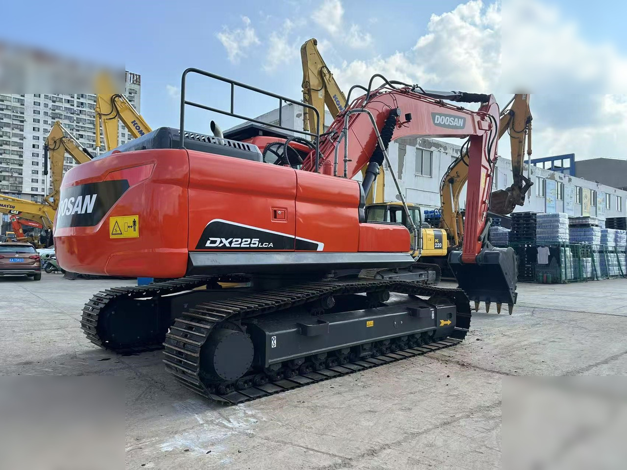 DOOSAN DX225 LCA - 크롤러 굴삭기 : 사진 3 DOOSAN DX225 LCA - 크롤러 굴삭기 : 사진 3