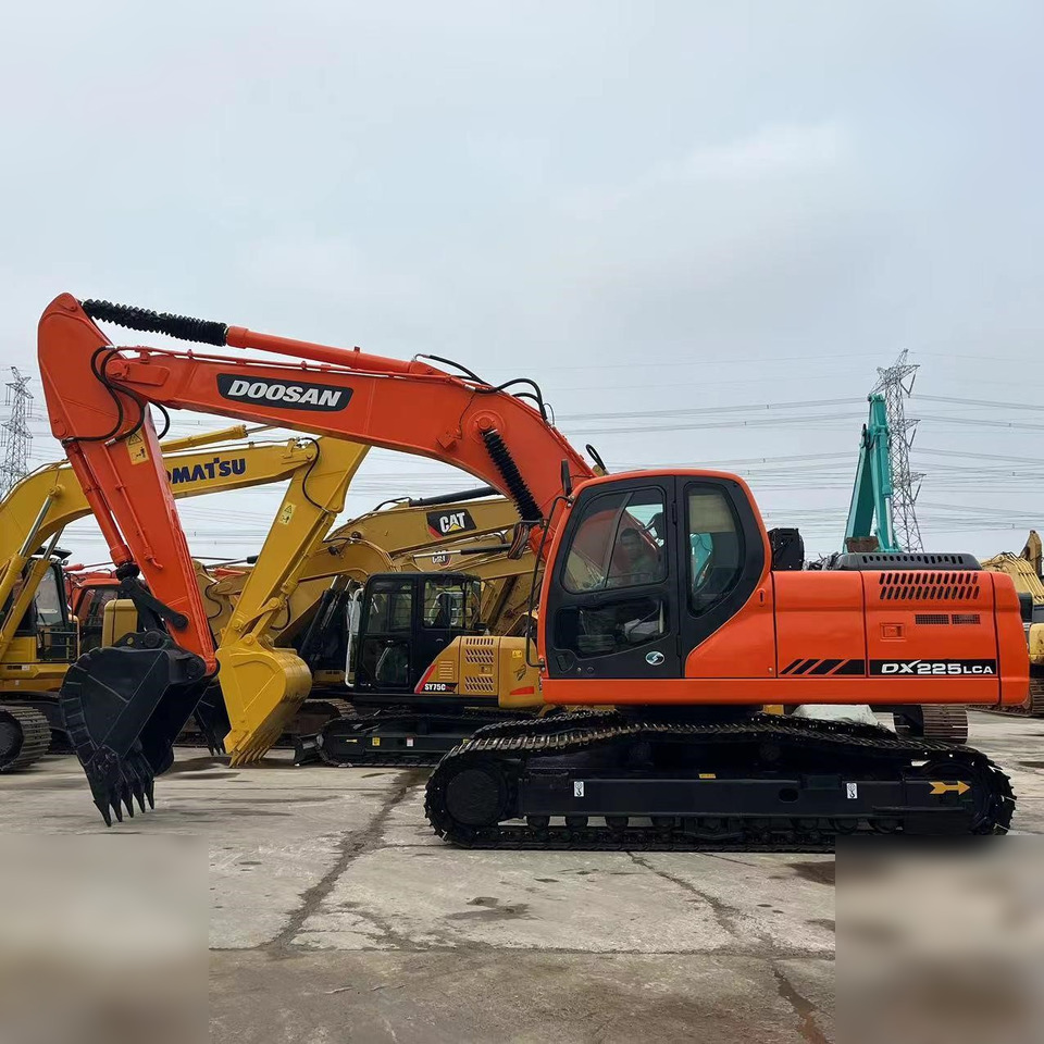 DOOSAN DX225 LCA - 크롤러 굴삭기 : 사진 1 DOOSAN DX225 LCA - 크롤러 굴삭기 : 사진 1