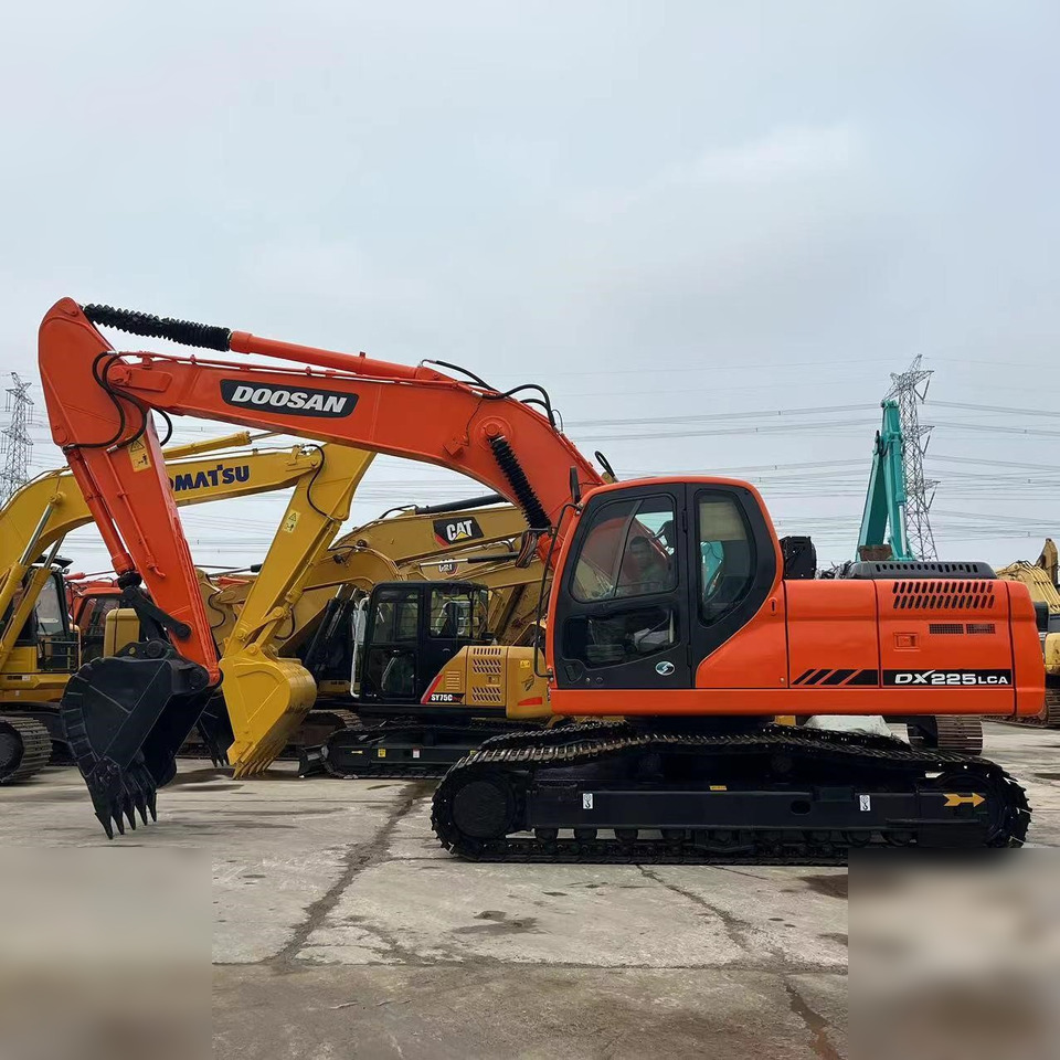DOOSAN DX225 LCA - 크롤러 굴삭기 : 사진 1 DOOSAN DX225 LCA - 크롤러 굴삭기 : 사진 1