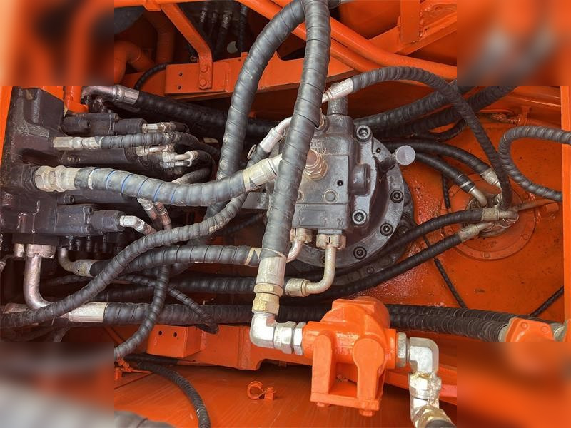 DOOSAN DX300 LC-9C - 크롤러 굴삭기 : 사진 5 DOOSAN DX300 LC-9C - 크롤러 굴삭기 : 사진 5
