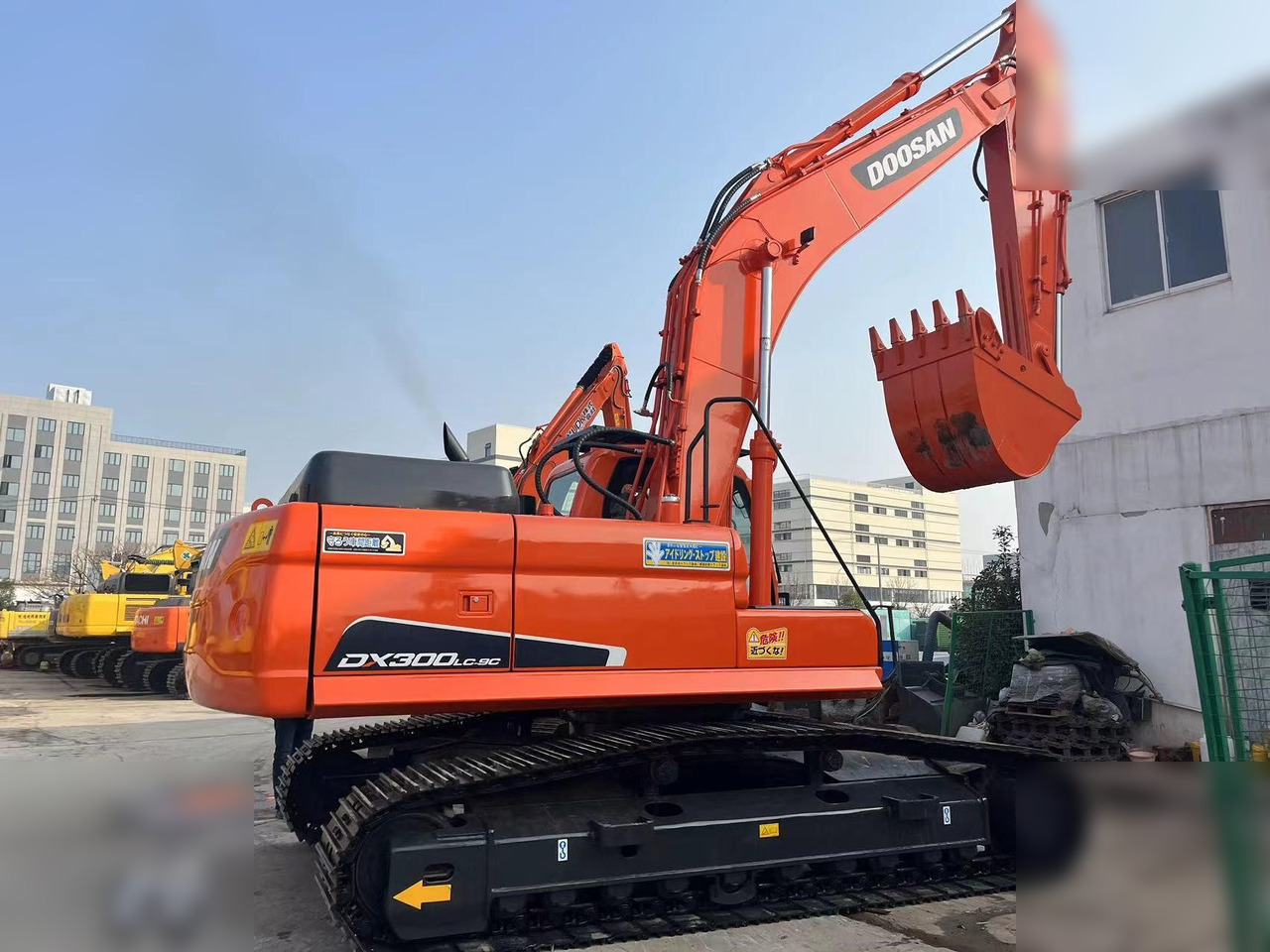 DOOSAN DX300 LC-9C - 크롤러 굴삭기 : 사진 4 DOOSAN DX300 LC-9C - 크롤러 굴삭기 : 사진 4
