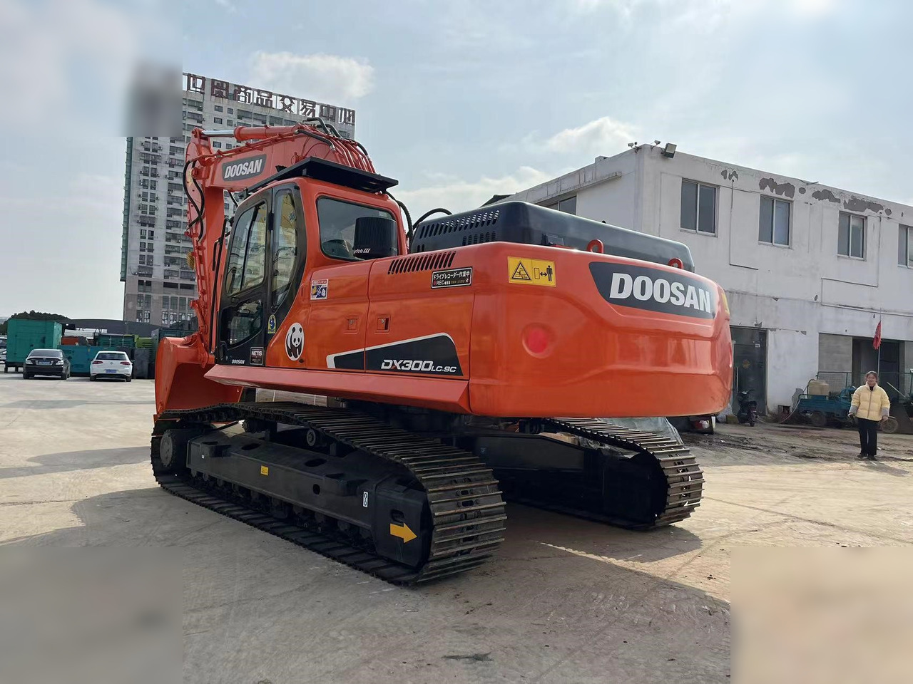 DOOSAN DX300 LC-9C - 크롤러 굴삭기 : 사진 3 DOOSAN DX300 LC-9C - 크롤러 굴삭기 : 사진 3