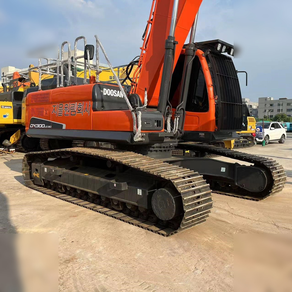 DOOSAN DX300 LC-9C - 크롤러 굴삭기 : 사진 5 DOOSAN DX300 LC-9C - 크롤러 굴삭기 : 사진 5