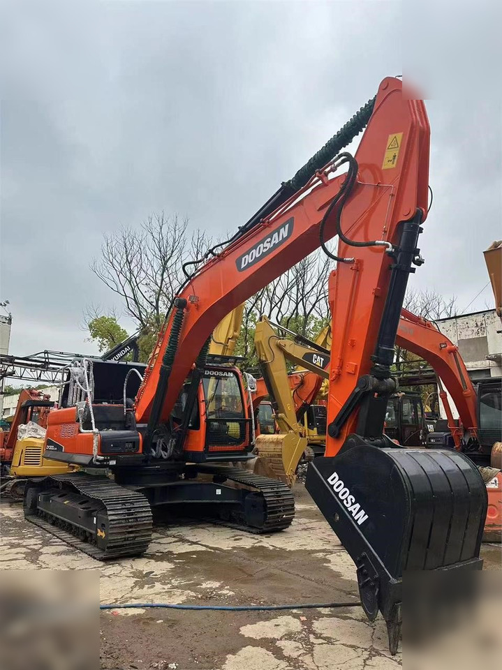 DOOSAN DX300 LC - 크롤러 굴삭기 : 사진 5 DOOSAN DX300 LC - 크롤러 굴삭기 : 사진 5