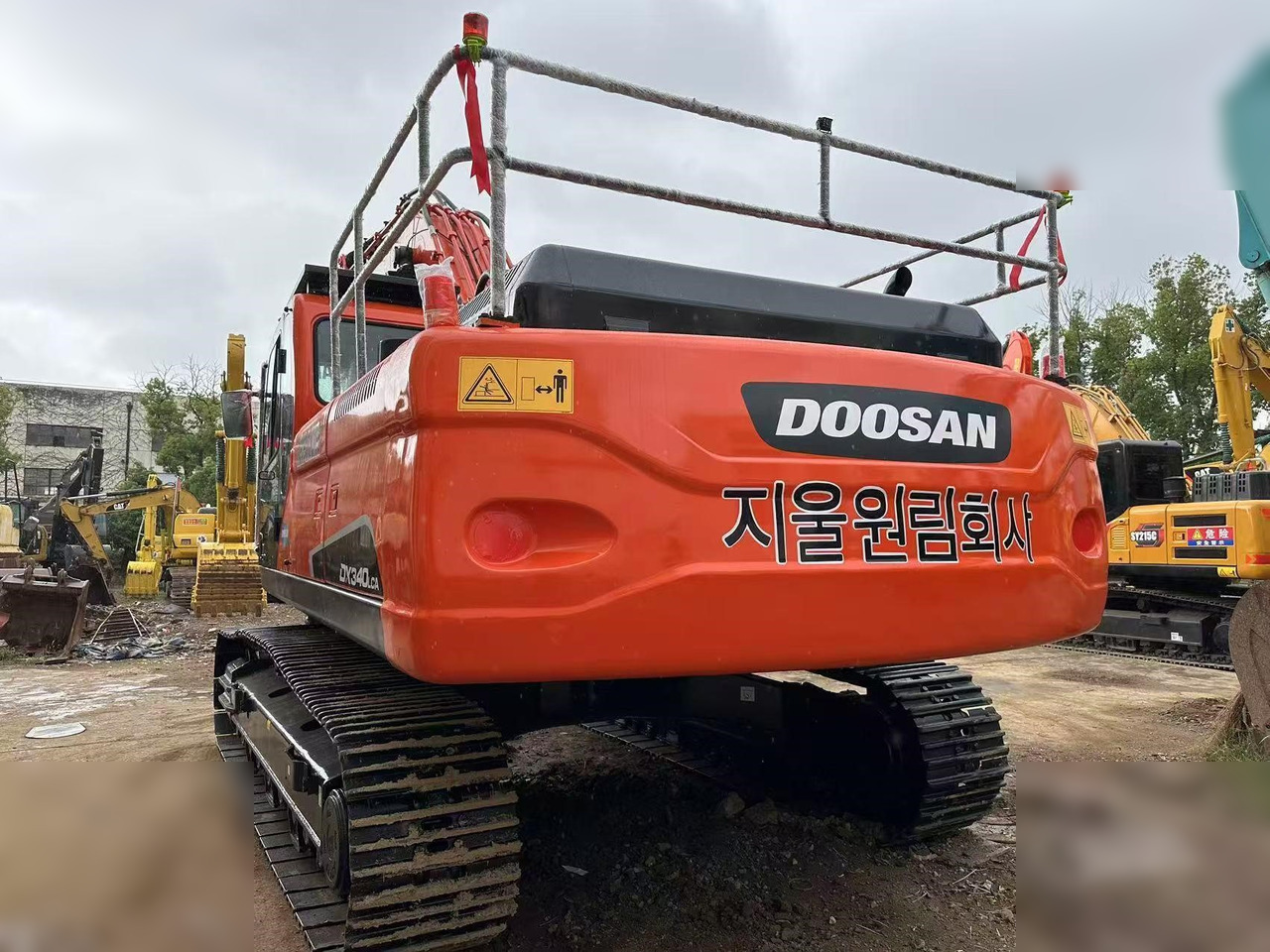 크롤러 굴삭기 DOOSAN DX340 LCA : 사진 6