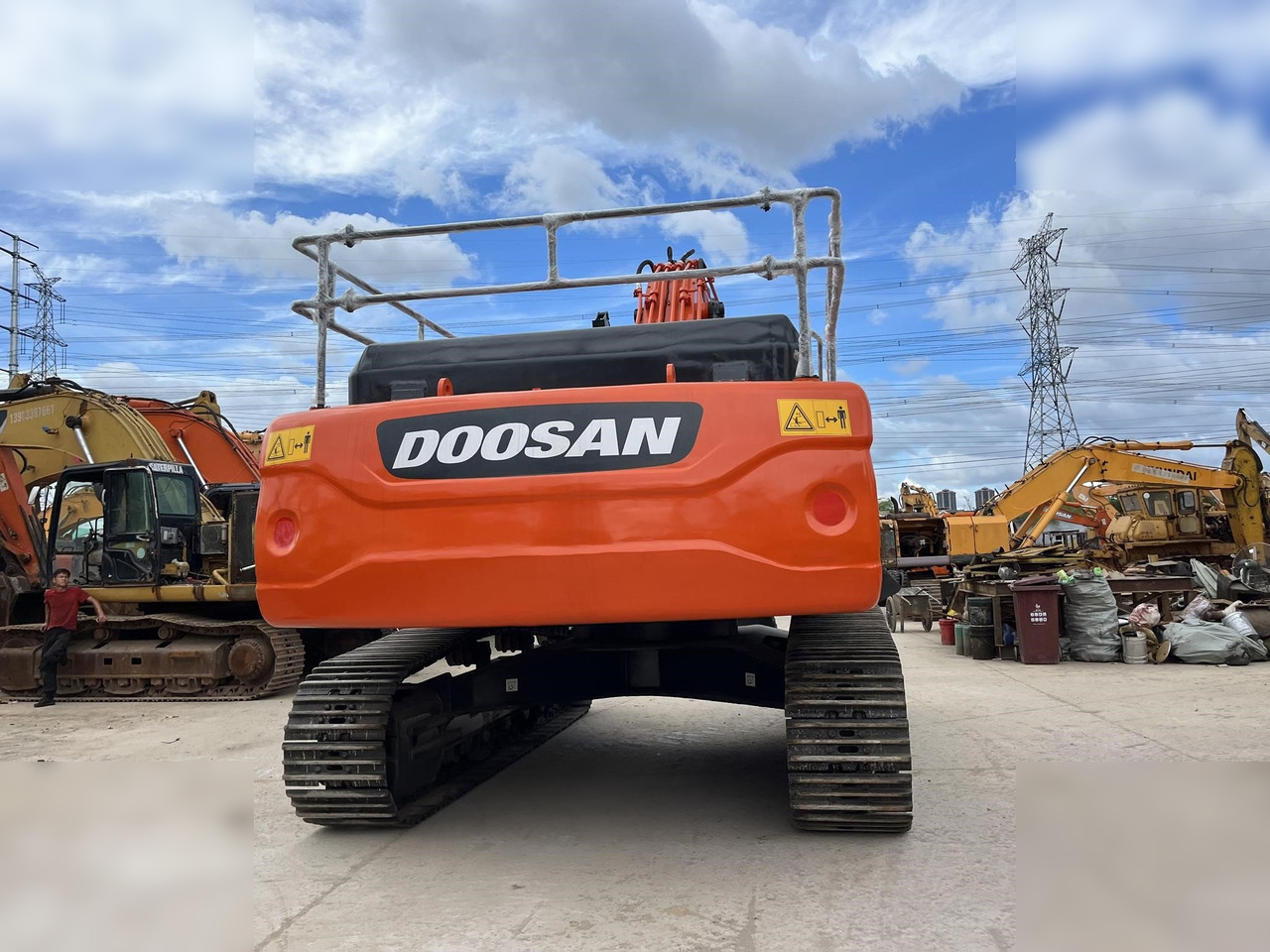 DOOSAN DX340 LCA - 크롤러 굴삭기 : 사진 4 DOOSAN DX340 LCA - 크롤러 굴삭기 : 사진 4