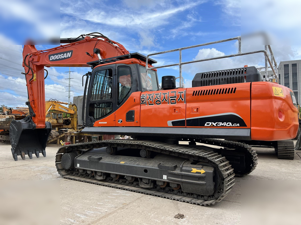 DOOSAN DX340 LCA - 크롤러 굴삭기 : 사진 3 DOOSAN DX340 LCA - 크롤러 굴삭기 : 사진 3