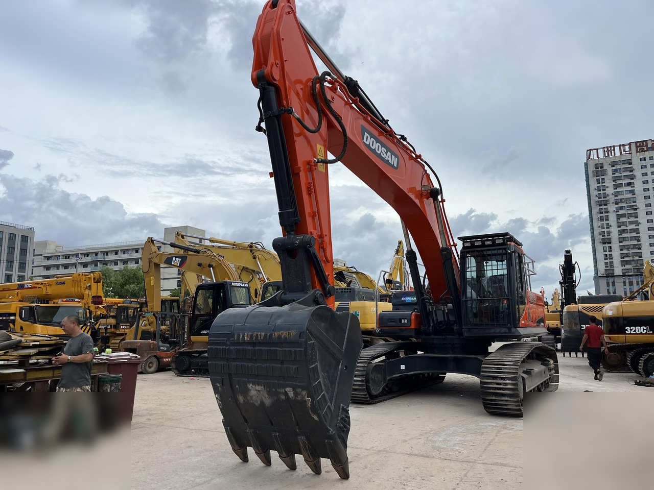 DOOSAN DX340 LCA - 크롤러 굴삭기 : 사진 1 DOOSAN DX340 LCA - 크롤러 굴삭기 : 사진 1