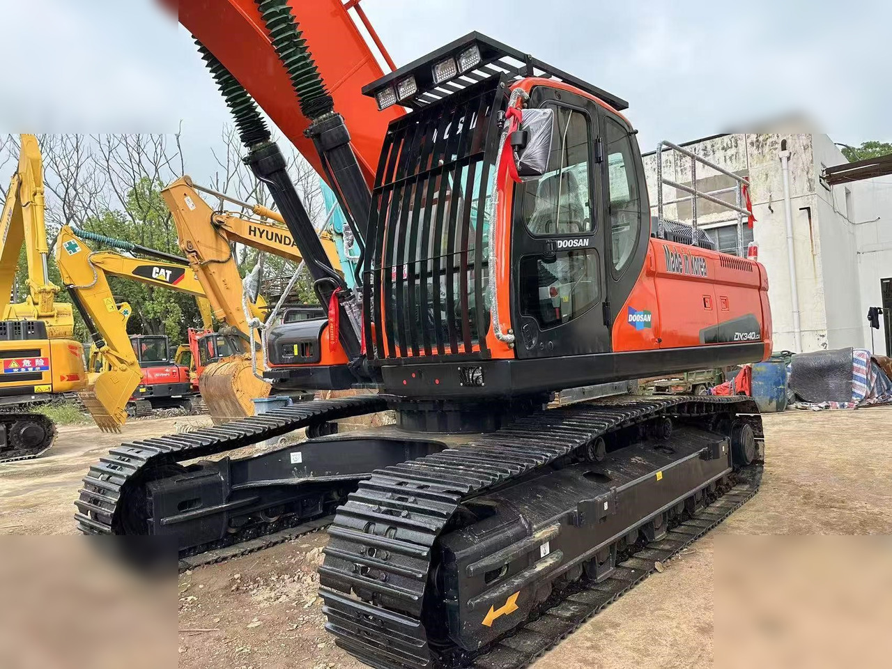 DOOSAN DX340 LC - 크롤러 굴삭기 : 사진 4 DOOSAN DX340 LC - 크롤러 굴삭기 : 사진 4