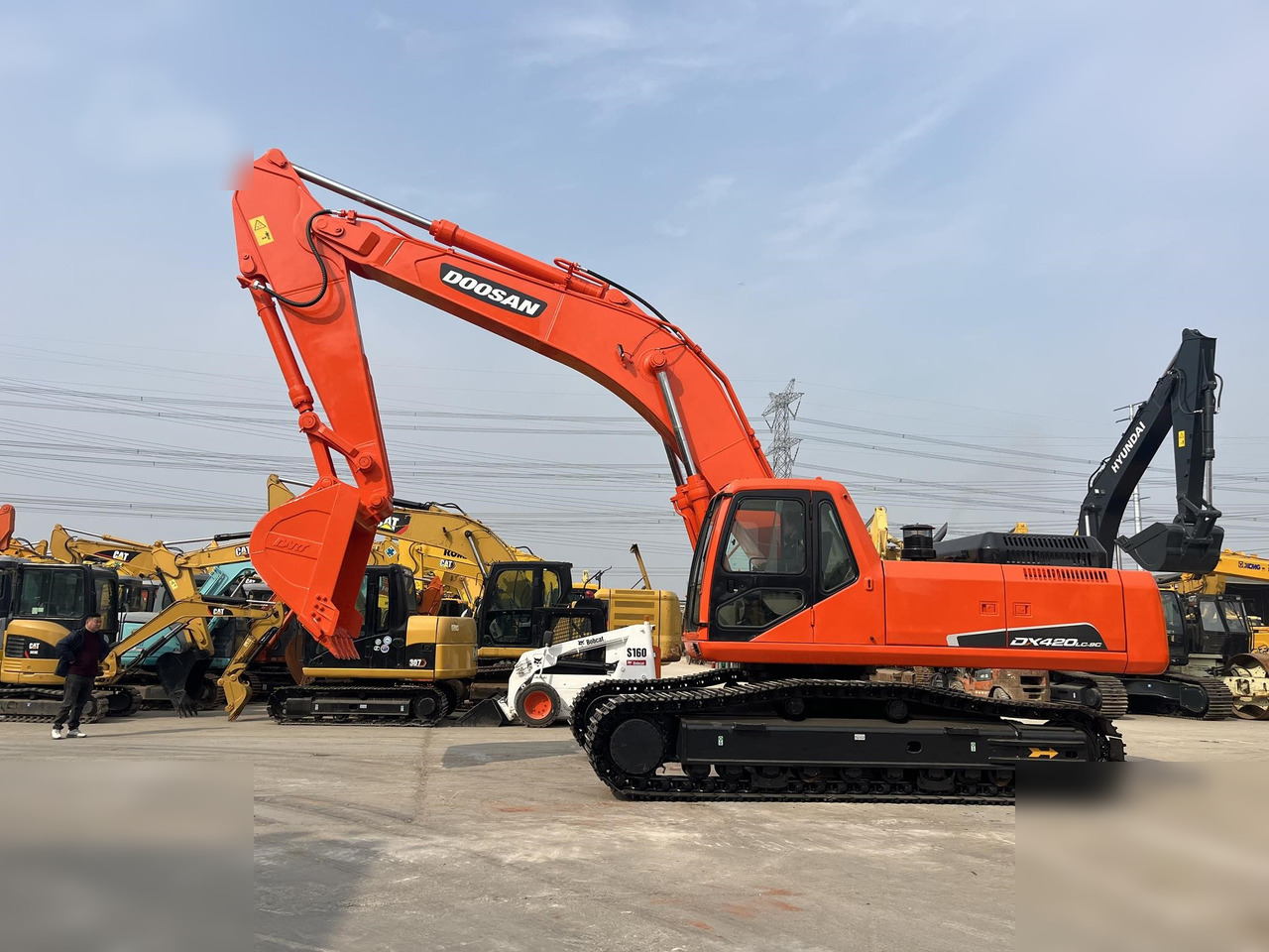 DOOSAN DX420 LC-9C - 크롤러 굴삭기 : 사진 1 DOOSAN DX420 LC-9C - 크롤러 굴삭기 : 사진 1