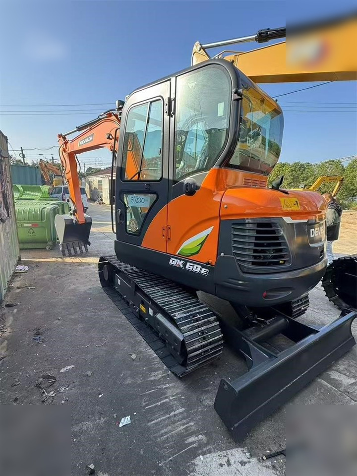 DOOSAN DX60E-10N - 크롤러 굴삭기 : 사진 5 DOOSAN DX60E-10N - 크롤러 굴삭기 : 사진 5