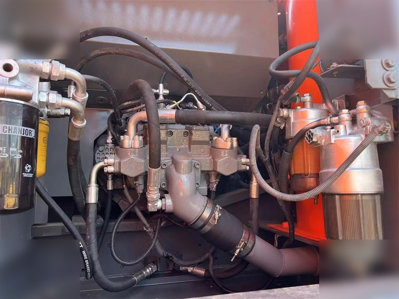 HITACHI ZX240-3 - 크롤러 굴삭기 : 사진 5 HITACHI ZX240-3 - 크롤러 굴삭기 : 사진 5