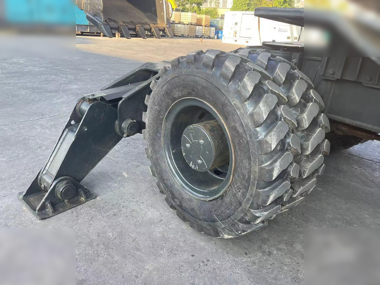 HYUNDAI ROBEX 210W-9S - 휠 굴삭기 : 사진 4 HYUNDAI ROBEX 210W-9S - 휠 굴삭기 : 사진 4