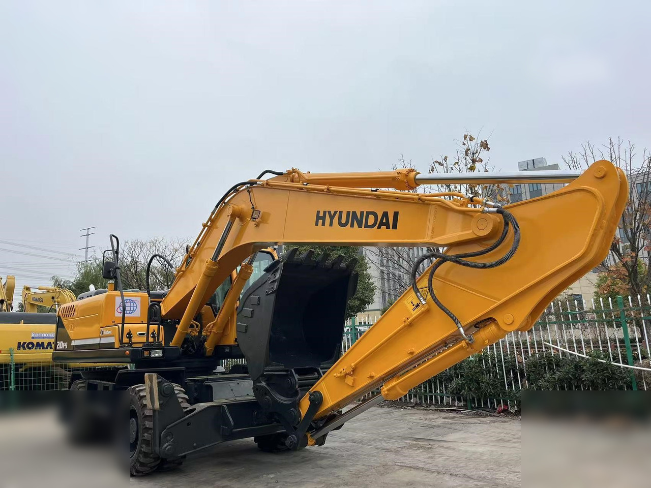 HYUNDAI ROBEX 210W-9S - 휠 굴삭기 : 사진 3 HYUNDAI ROBEX 210W-9S - 휠 굴삭기 : 사진 3
