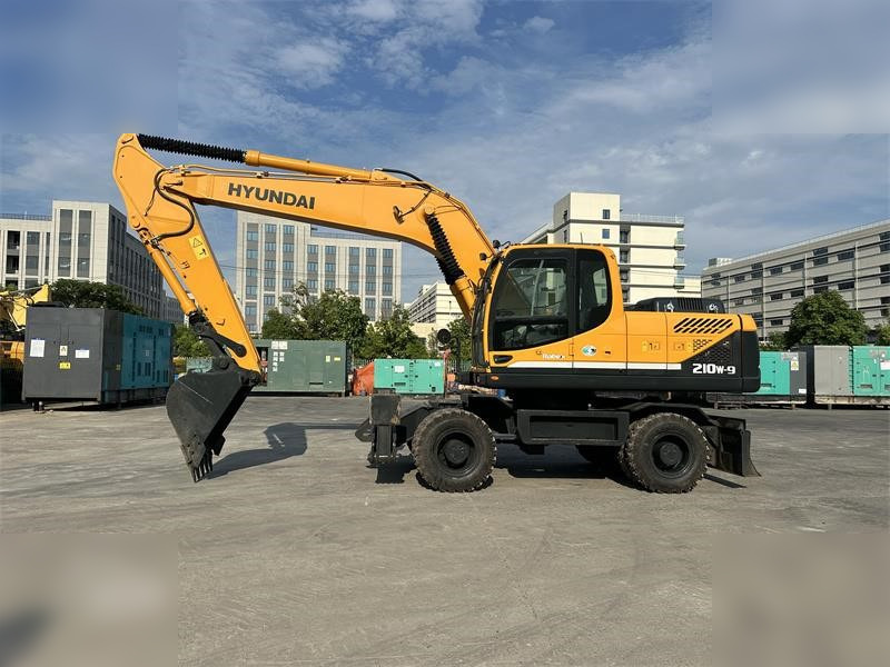 HYUNDAI ROBEX 210W-9 - 휠 굴삭기 : 사진 1 HYUNDAI ROBEX 210W-9 - 휠 굴삭기 : 사진 1